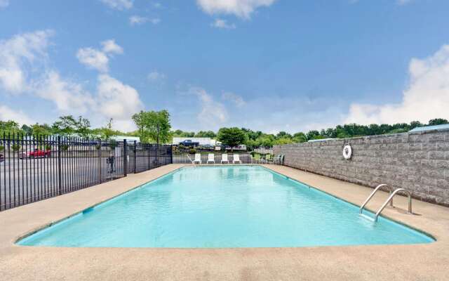 Days Inn by Wyndham Joelton/Nashville
