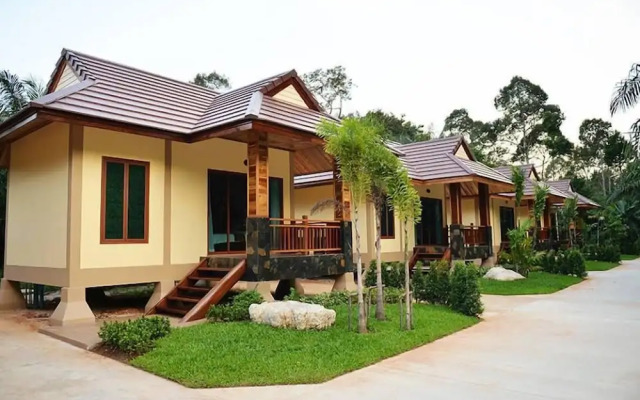Dusit Phuphaya Resort