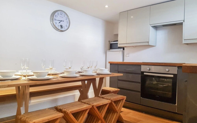 Pebble Cottage by Brighton Holiday Lets
