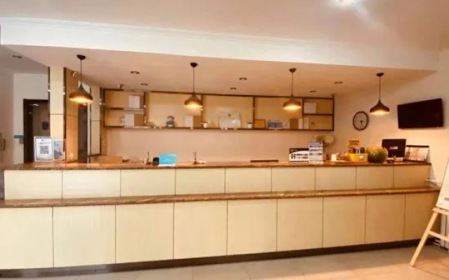 Homeinn Ease Hotel (Beijing Capital Gymnasium Baishiqiao South Subway Station)