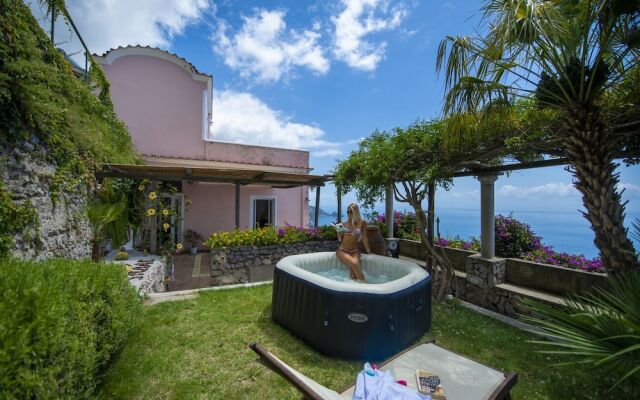 Casale Fralisa - Marvelous Terrace and hot tub With sea View