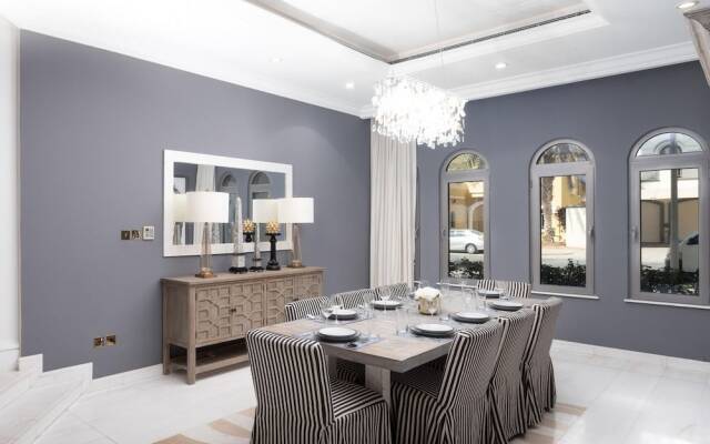 Private Pool Beach Access Villa w Cinematic Vws