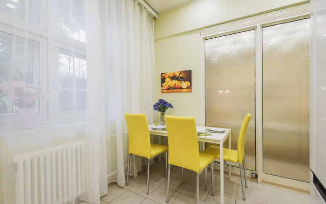 GMApartments (ДжиЭмАпартментс) на переулке Леонтьевский