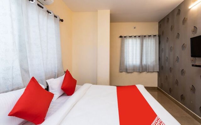 OYO 36211 Hotel Padma Palace