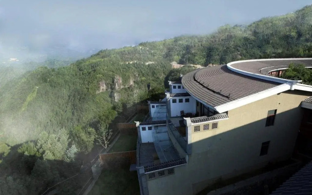 Lotus Hot Spring Hotel