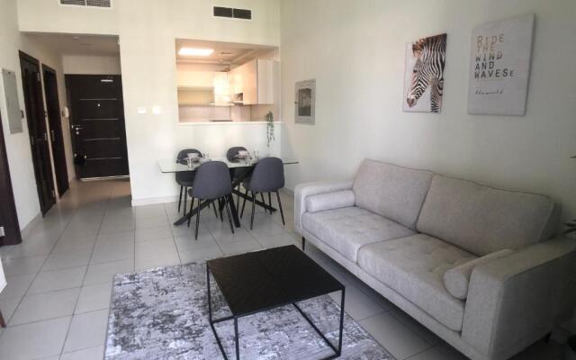 Park View & Spacious One Bedroom Apartment