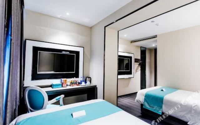 Xana Lite Heihe Russian Commodity Street Central Pedestrian Street