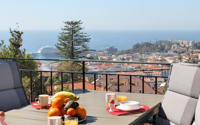 Magnificent Funchal Villa Villa Luzia 5 Bedrooms Sea City Views Pool Table