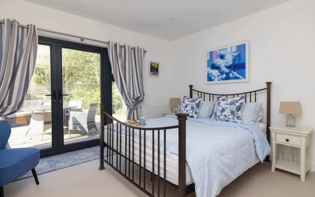 Bespoke Retreat for 4 in West Wittering