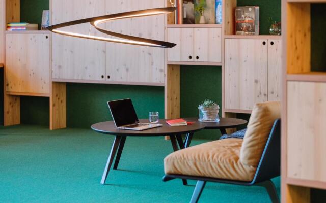 Paramount Alma Suites