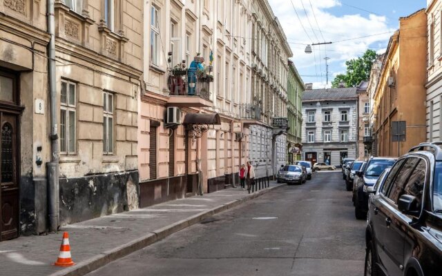 Modern 2BR Apartment in Central Lviv