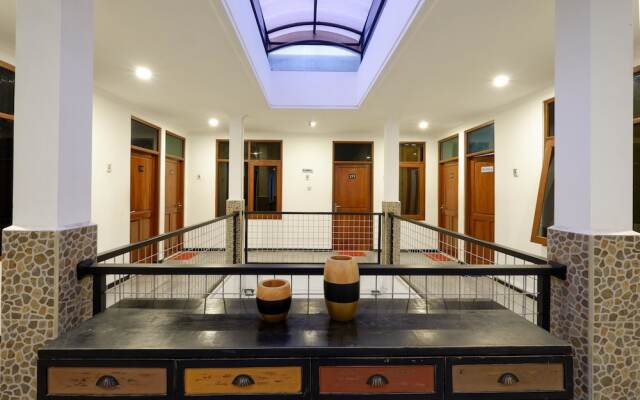 RedDoorz near Universitas Diponegoro 2