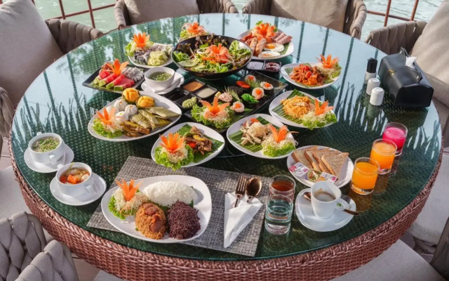 Khum Damnoen Resort