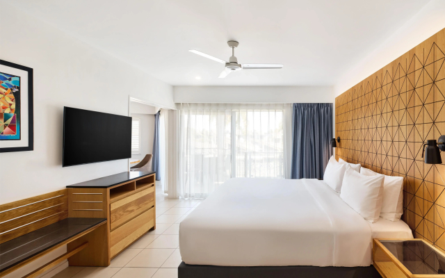 Radisson Blu Resort Fiji Denarau Island