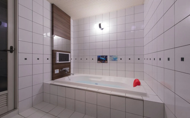 Restay Tina Grace - Adults Only