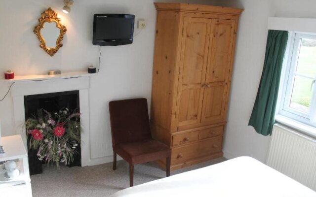 Ingon Bank Farm Bed And Breakfast