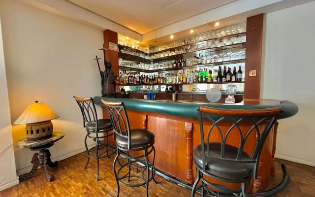 Coco Grande Hotel