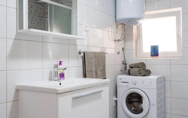 Apartments Lidija - see view with private hot tub and split level apartment with garden