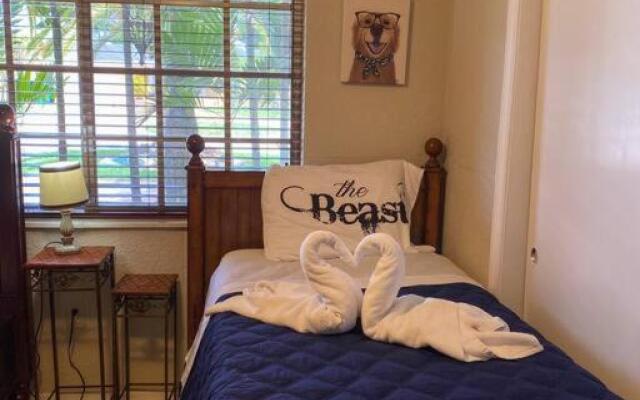 Your Cozy Spacious home with Heated Pool