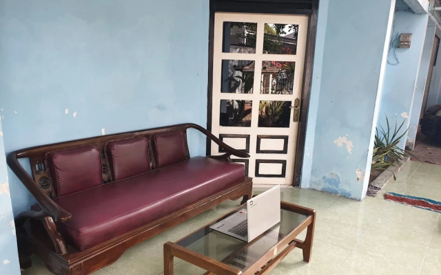 OYO Life 93680 Kost Losawi Syariah