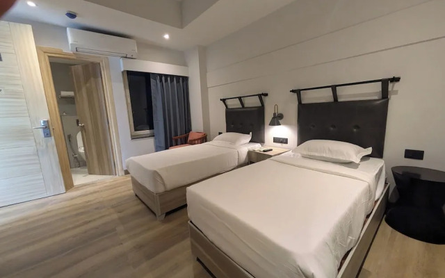 Comfort INN Grand - Kaushambi