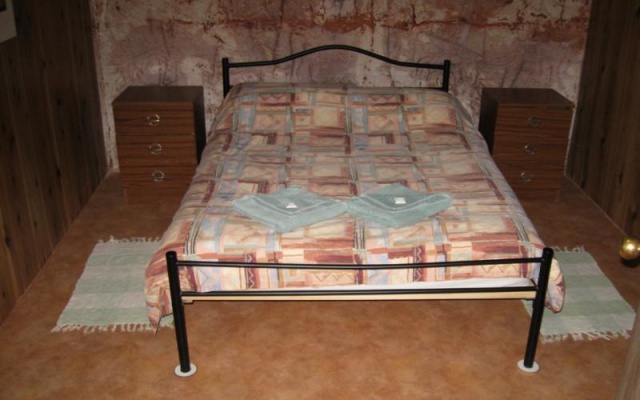 Radeka Down Under – Guest Rooms – Coober Pedy