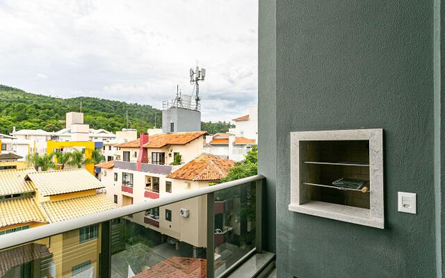 Apto moderno a 300m da praia Jurerê ELU313