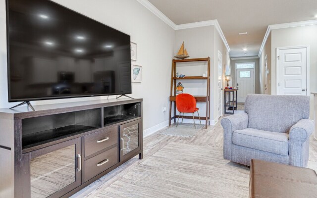 Pensacola Vacation Rental w/ Community Pool!