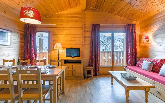 Skissim Select - Chalets Le Grand Panorama II 3* by Travelski