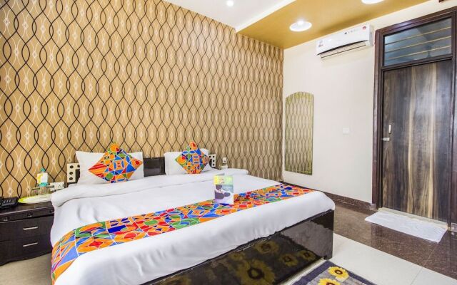 FabHotel Queen Palace