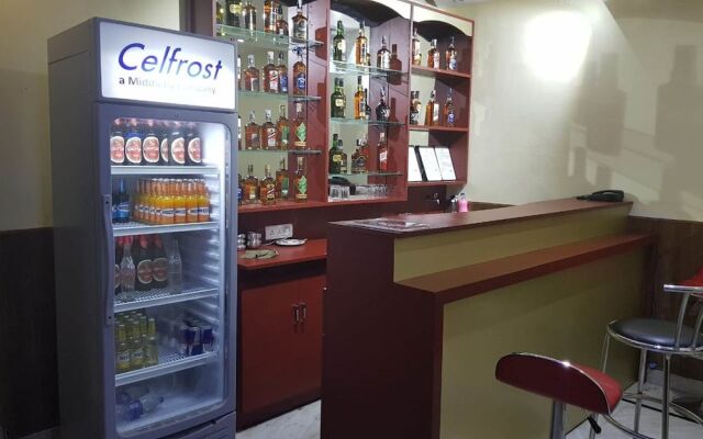 Hotel Lords Highway Inn