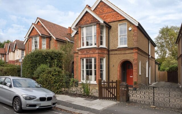 Wimbledon Crescent Escape