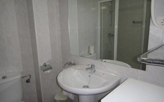 Apartamentos La Roca Rentals
