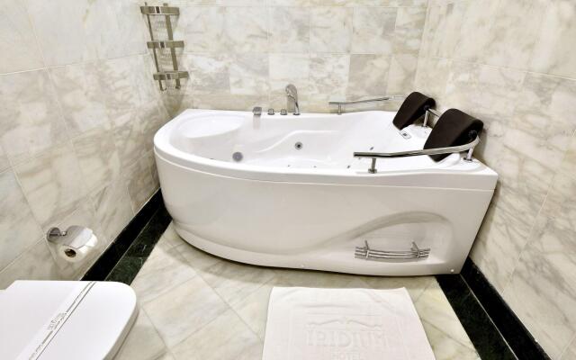 Iridium 70 Hotel
