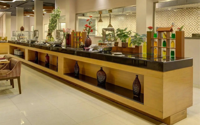 Hotel Naveen Lakeside