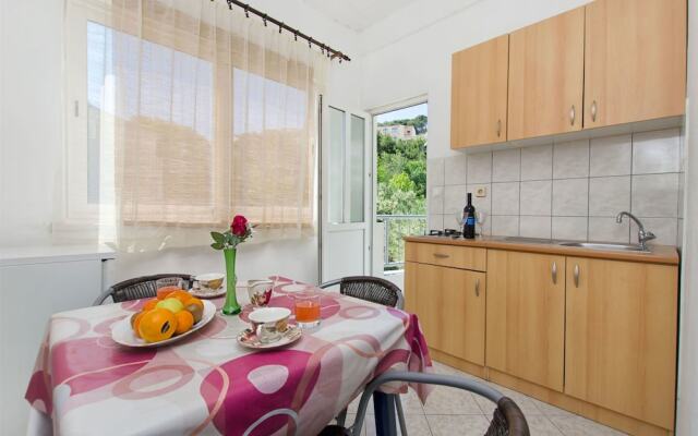 Apartments and Rooms Perica
