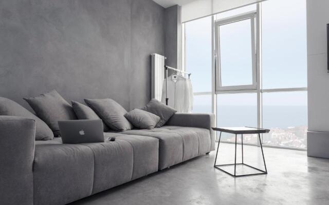 Sea and Sky Apartment