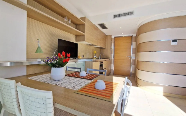 Penthouse Le Vele Sea View 2 Sleeps Air-conditioned