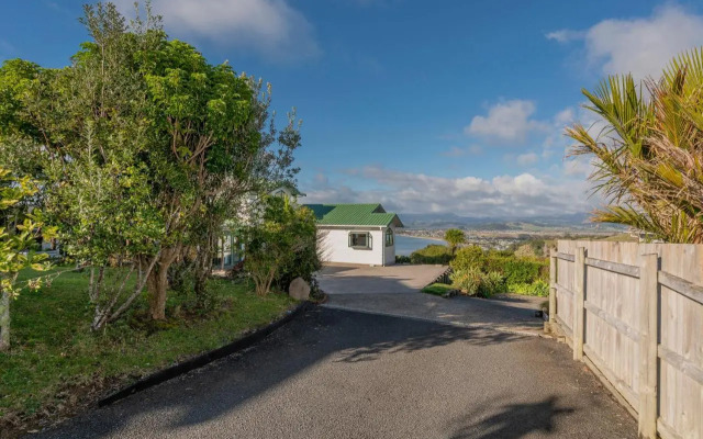 Sensational on Centennial - Whitianga Holiday Home