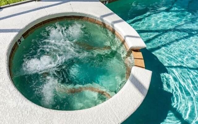 Lakeside Landing 6 Bedrooms