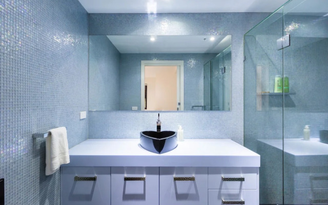 MADDISON, 3BDR Port Melbourne Apartment