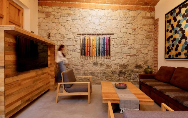 Rubina Jewel in Downtown Design Location Comfort