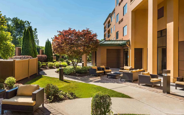 Courtyard By Marriott Danbury