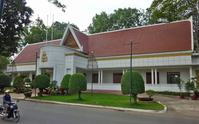 Sam Moon's Hotel Angkor Wooden House