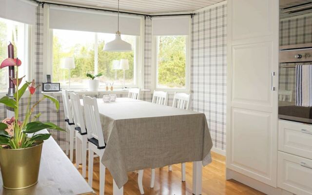 6 Person Holiday Home in Grebbestad