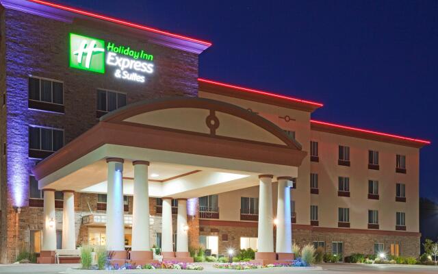 Holiday Inn Express Hotel & Suites Wausau, an IHG Hotel