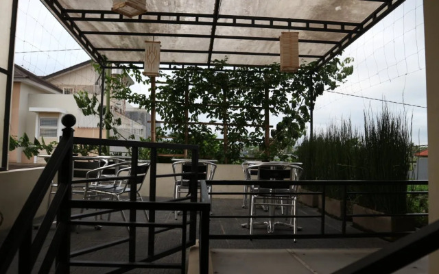 Mitra Guest House