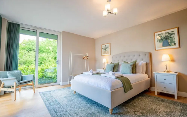 Host Stay Hilltop House