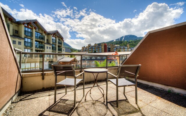 Adara Hotel
