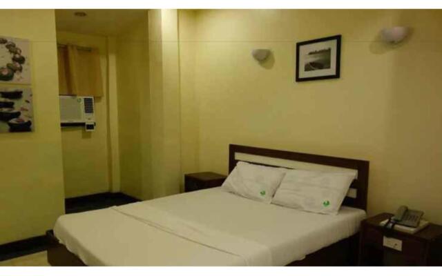 OYO 672 Capitol Tourist Inn (Vaccinated Staff)